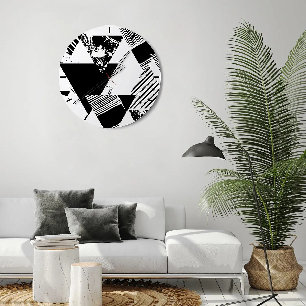 Vægur, Uret - Sort-hvid geometrisk komposition med trekanter - 30x30cm - Regn af trekanter - Moderne vægdekoration til stue, køkken og soveværelse ARTTOR