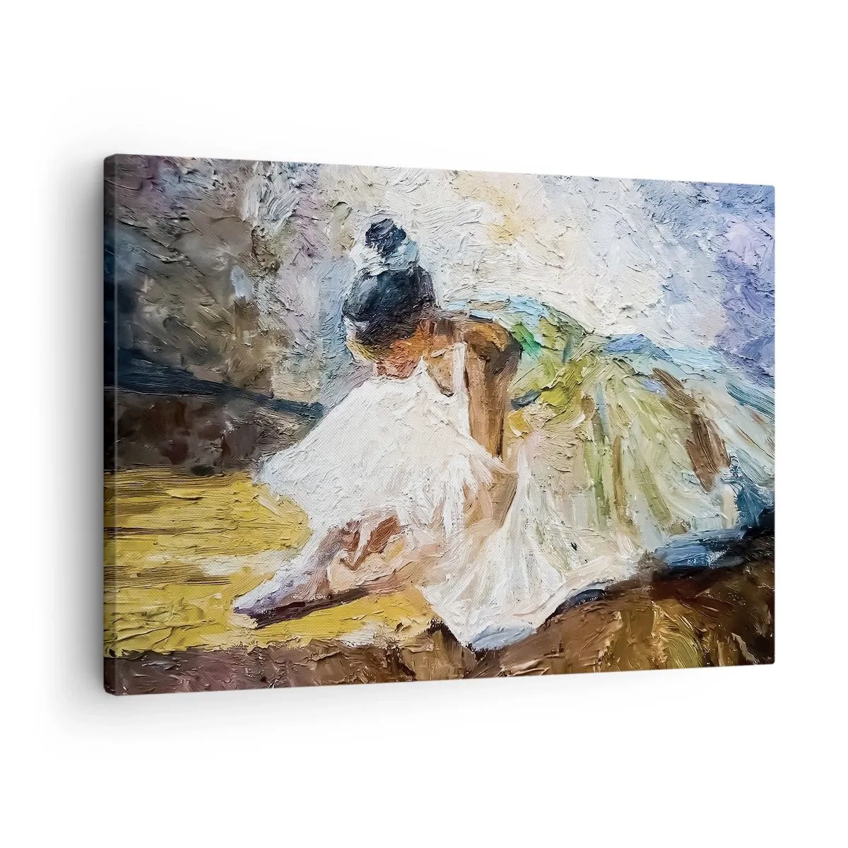 Lærredstryk - Billede på lærred - En ballerina i en hvid kjole i malerisk stil mod en impressionistisk baggrund. - 70x50cm - Fra et maleri af Degas - Moderne vægdekoration til stue og soveværelse ARTTOR