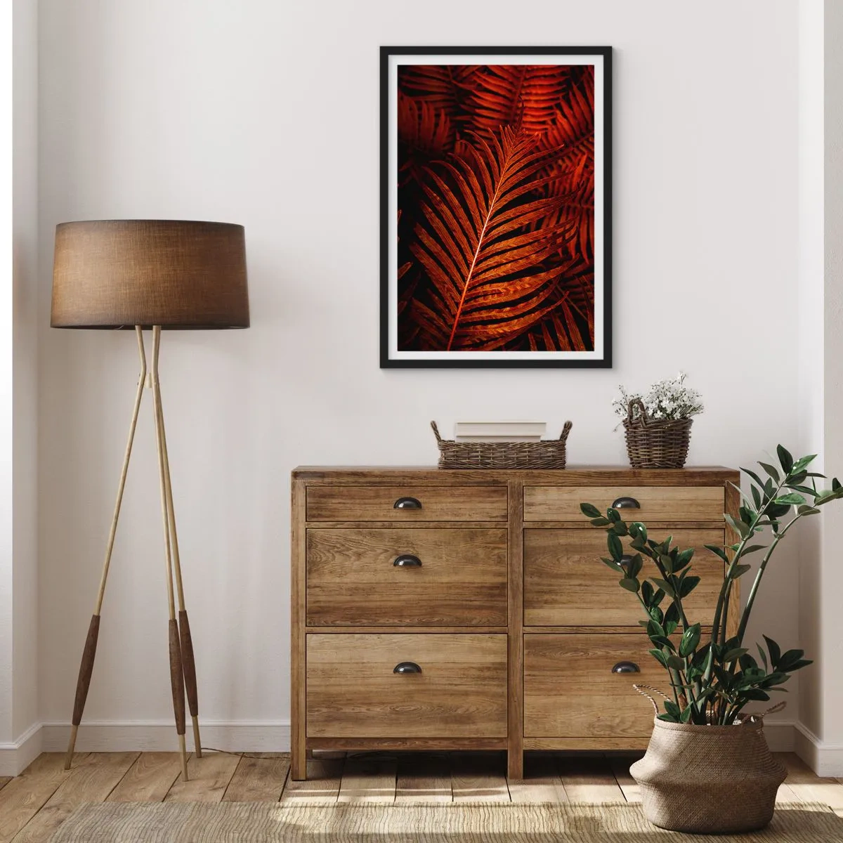 Plakat i sort ramme - Røde palmeblade i kunstnerisk belysning - 50x70cm - Livets varme - Moderne vægdekoration til stue og soveværelse ARTTOR