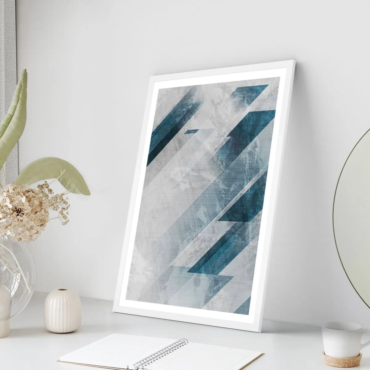 Plakat i hvid ramme - Rumlig komposition - bevægelse af gråtoner - 61x91 cm