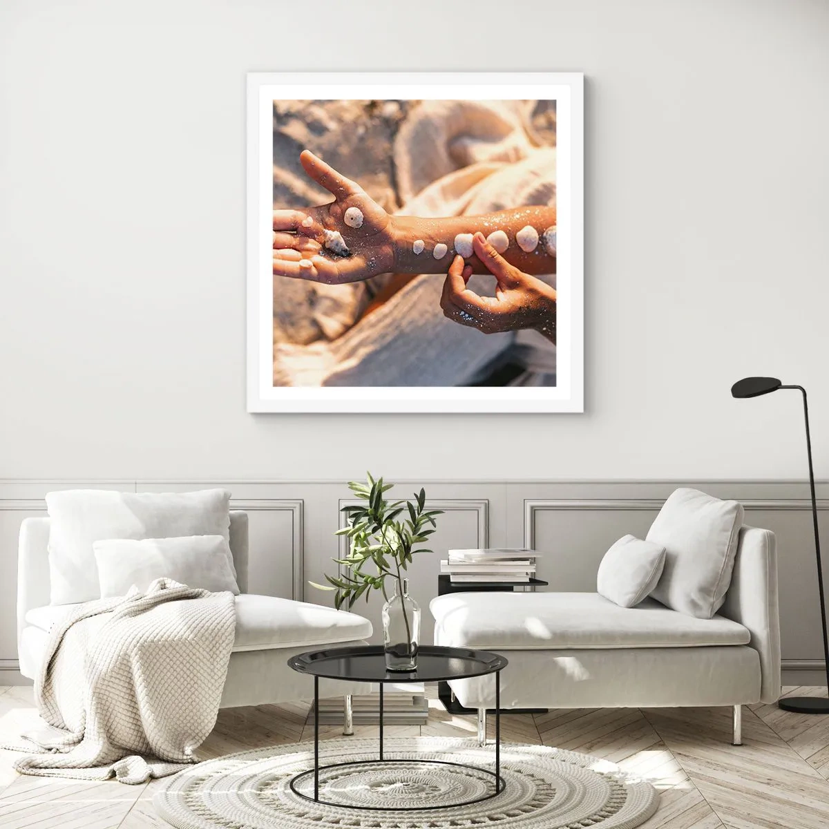 Plakat i hvid ramme - Skønhed inden for rækkevidde - 40x40 cm