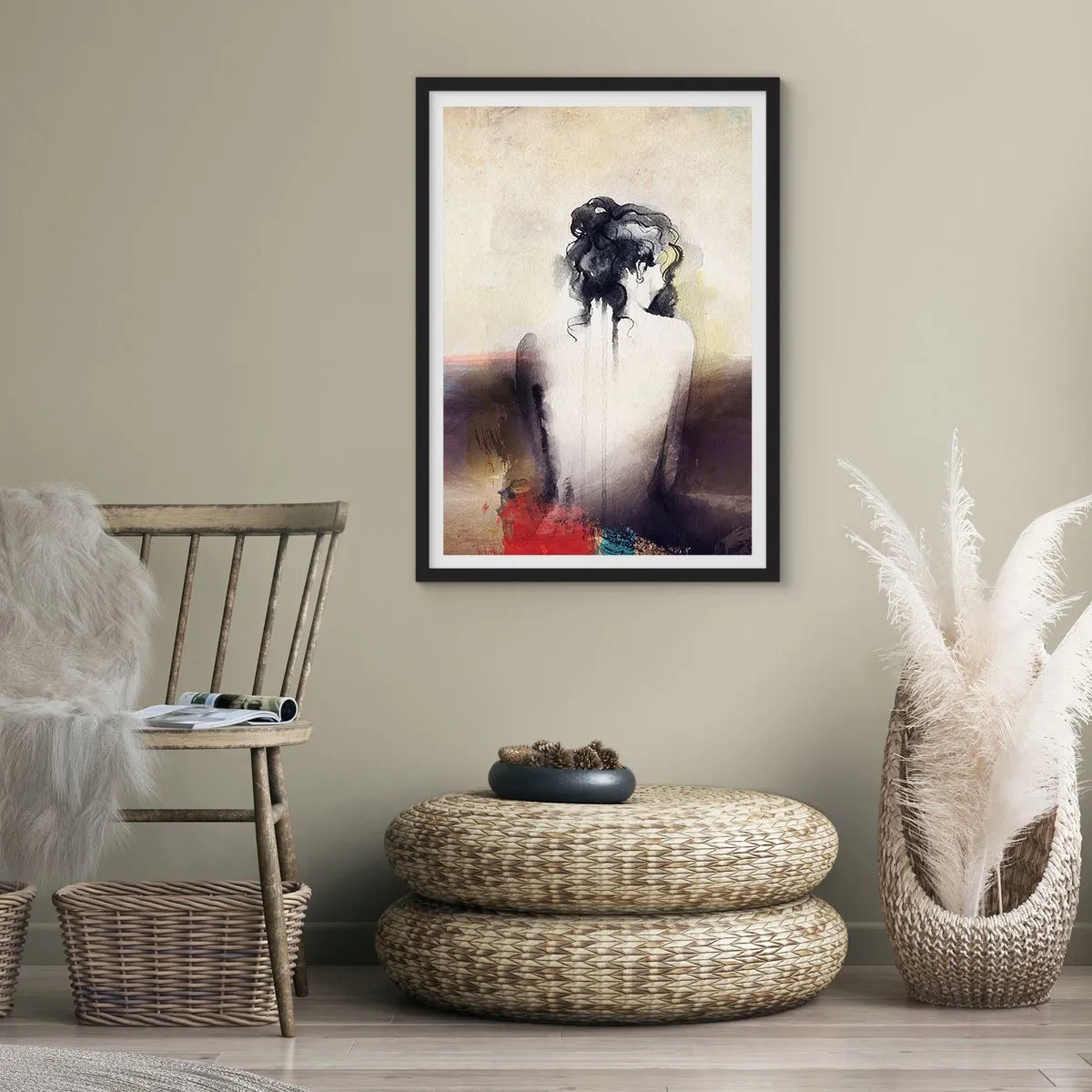 Plakat i sort ramme - Et kunstnerisk portræt af en kvinde bagfra i dæmpede farver. - 50x70cm - Glatte linjer, ovale former - Moderne vægdekoration til stue og soveværelse ARTTOR