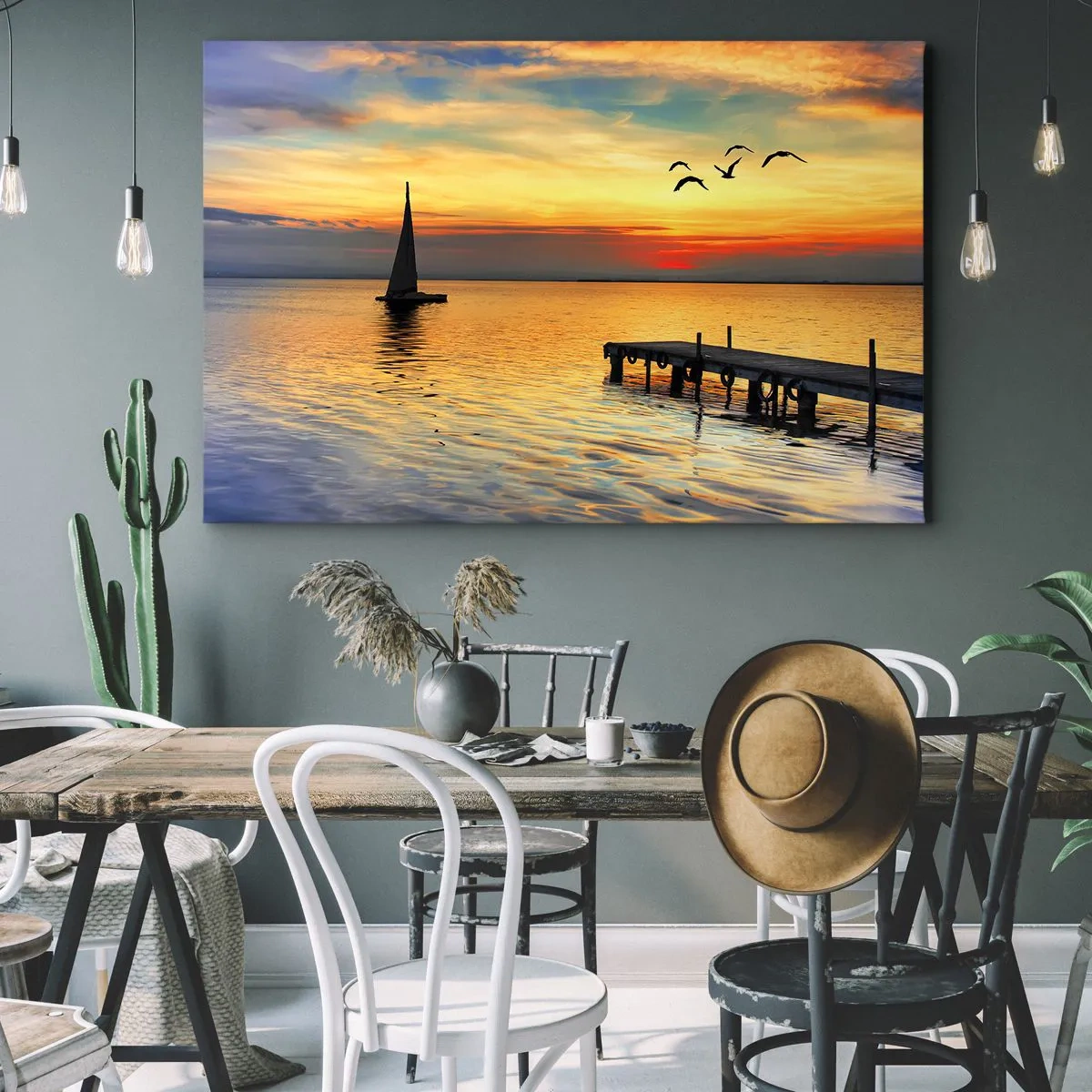 Lærredstryk - Billede på lærred - Solnedgang med en sejlbåd og mole på en rolig sø - 70x50cm - Returnering om aftenen - Moderne vægdekoration til stue og soveværelse ARTTOR