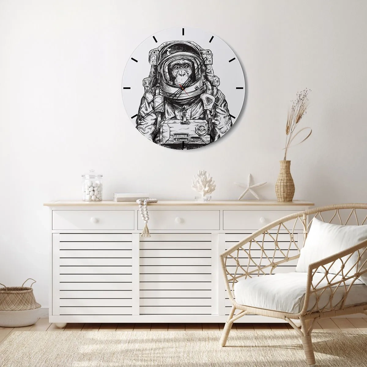 Vægur, Uret - En sort-hvid skitse af en abe-astronaut. - 30x30cm - Alternativ evolution - Moderne vægdekoration til stue, køkken og soveværelse ARTTOR