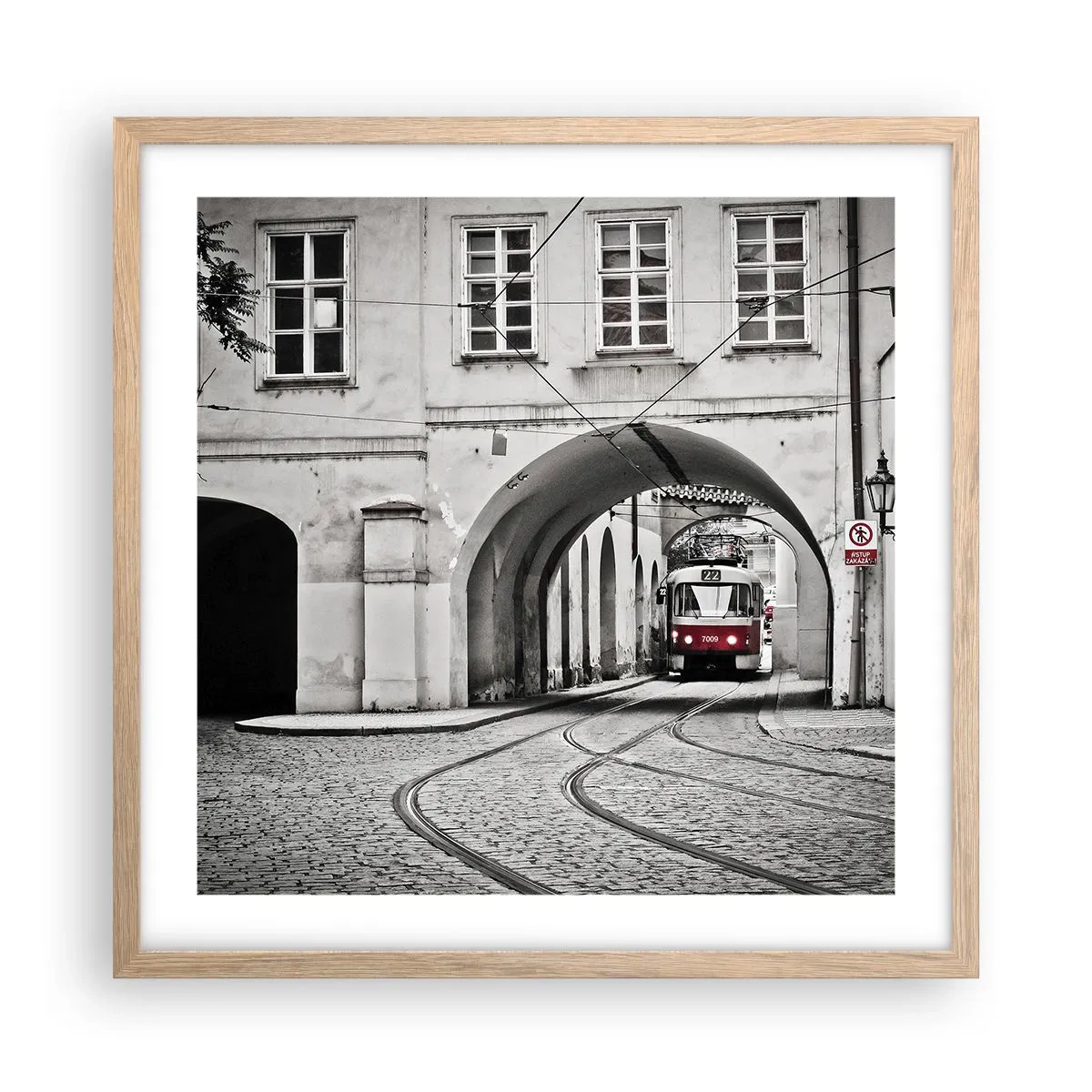 Plakat i ramme af lyst egetræ - Gennem byens labyrint - 50x50 cm