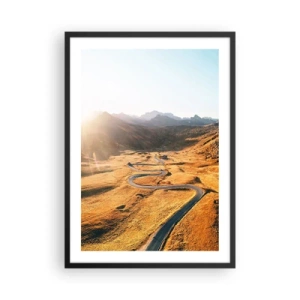 Plakat i sort ramme - En snoet vej gennem gyldne marker oplyst af solen - 50x70cm - I en gylden dal - Moderne vægdekoration til stue og soveværelse ARTTOR