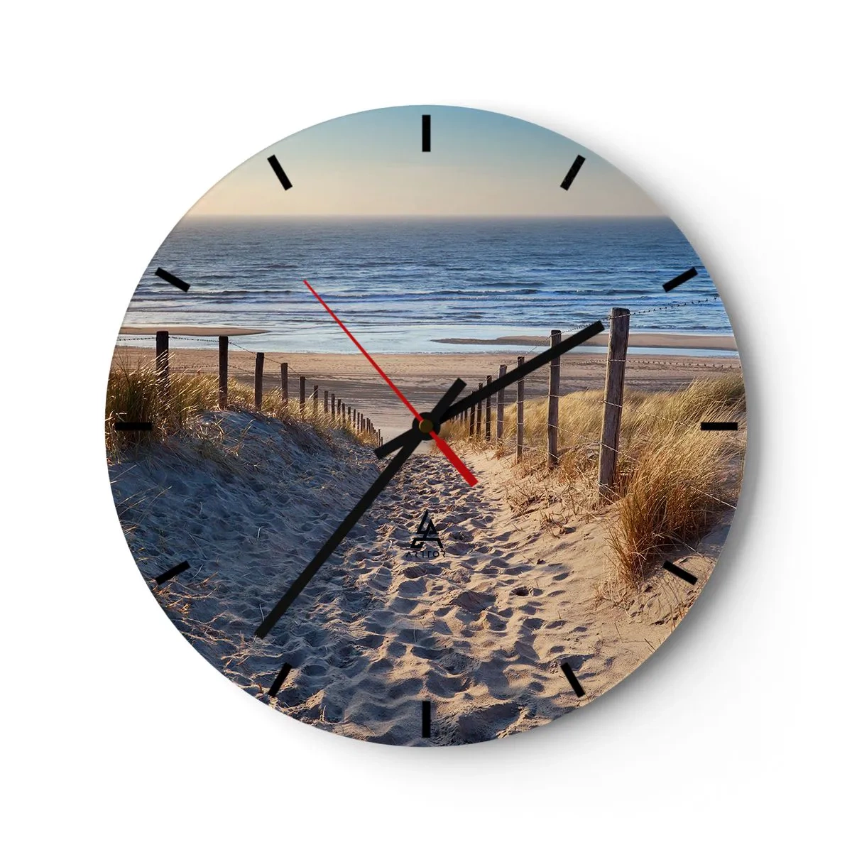 Vægur, Uret - En sti gennem klitterne, der fører til stranden med havudsigt - 30x30cm - Havet brummer, fuglene synger, en vild strand midt i græsset.... - Moderne vægdekoration til stue, køkken og soveværelse ARTTOR
