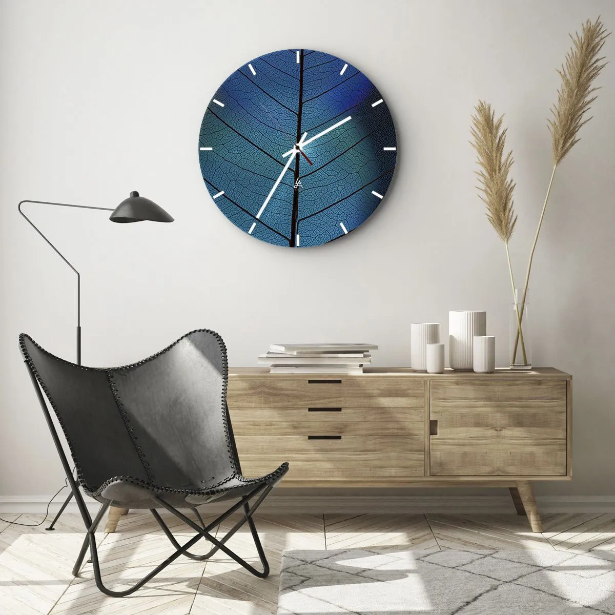 Vægur, Uret - Nærbillede af bladstrukturen i nuancer af blå og sort - 30x30cm - Indviklet konstruktion - Moderne vægdekoration til stue, køkken og soveværelse ARTTOR