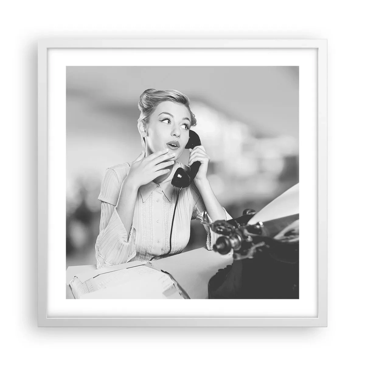Plakat i hvid ramme - Hej, vi er i 1950'erne. - 50x50 cm