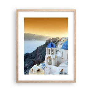 Plakat i ramme af lyst egetræ - Santorini - omfavnet af klipperne - 40x50 cm