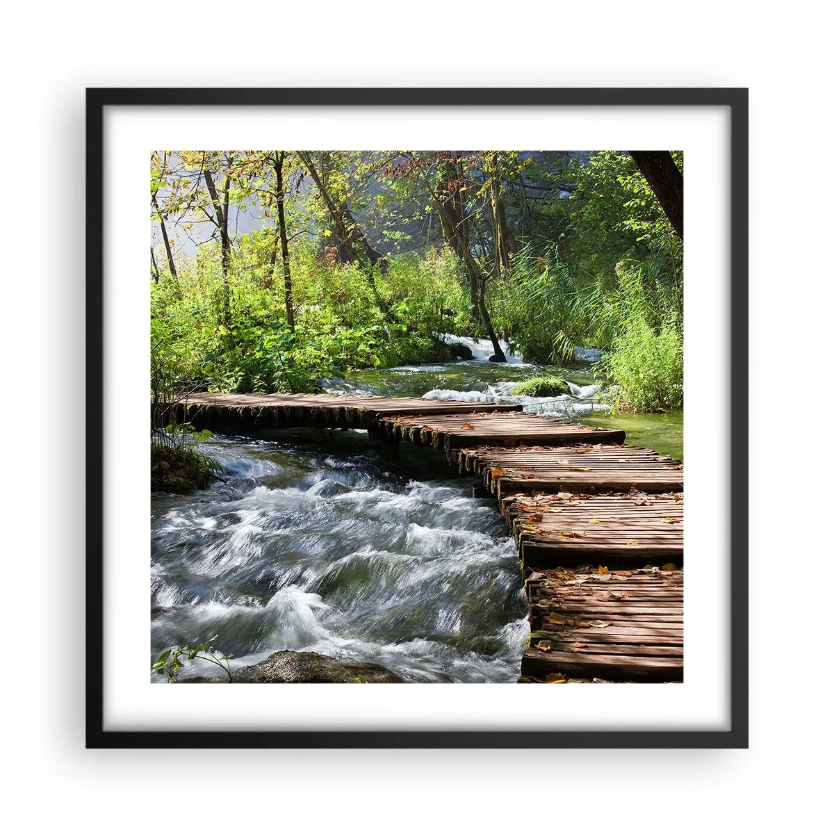 Plakat i sort ramme - Over en skummende kaskade - 50x50 cm