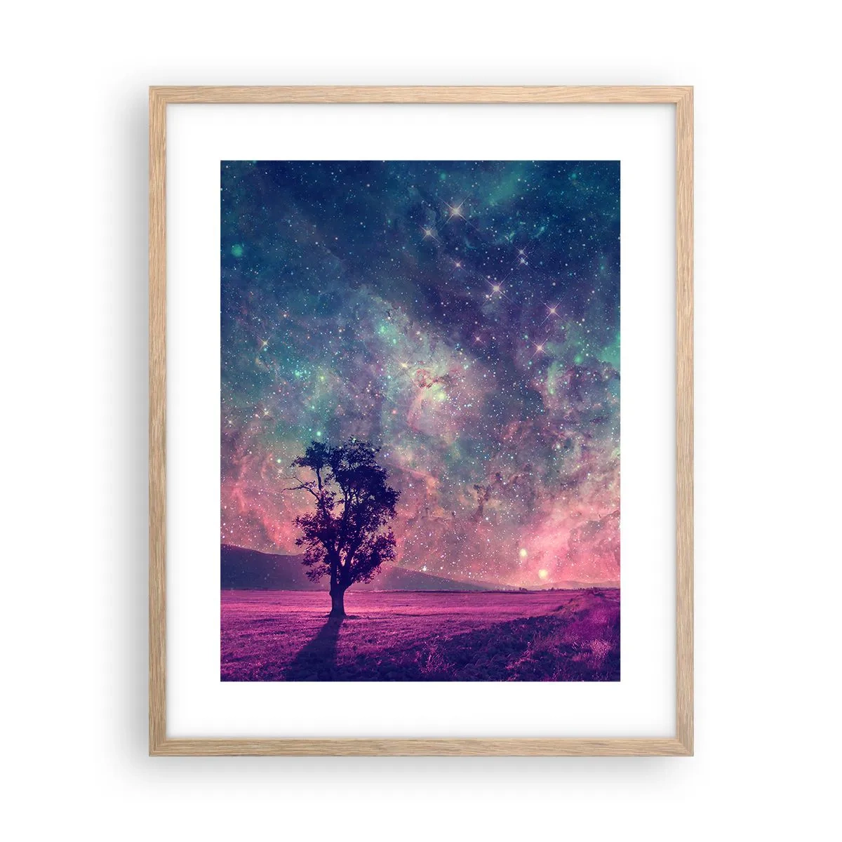 Plakat i ramme af lyst egetræ - Under en magisk himmel - 40x50 cm