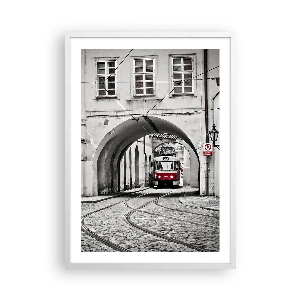 Plakat i hvid ramme - Gennem byens labyrint - 50x70 cm