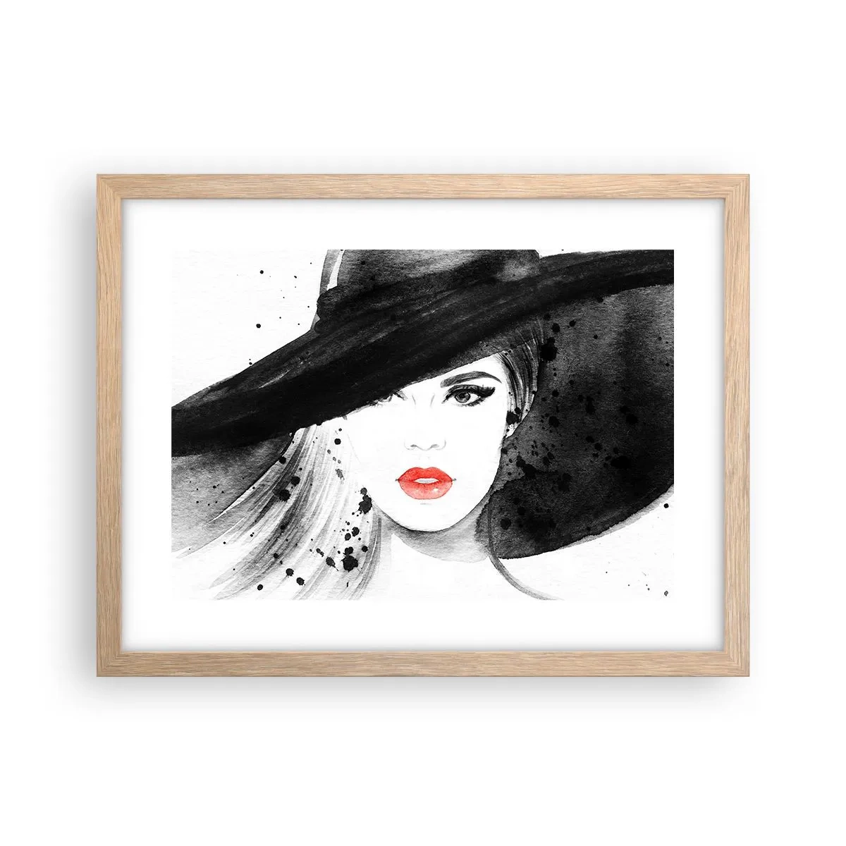 Plakat i ramme af lyst egetræ - Dame i sort - 40x30 cm