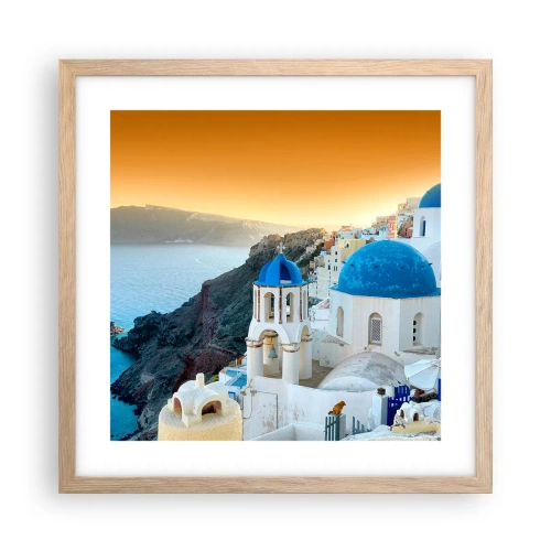Plakat i ramme af lyst egetræ - Santorini - omfavnet af klipperne - 40x40 cm