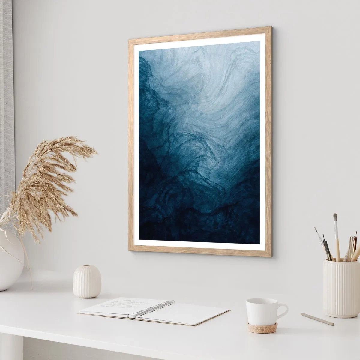 Plakat i ramme af lyst egetræ - Ind i dybet - 61x91 cm