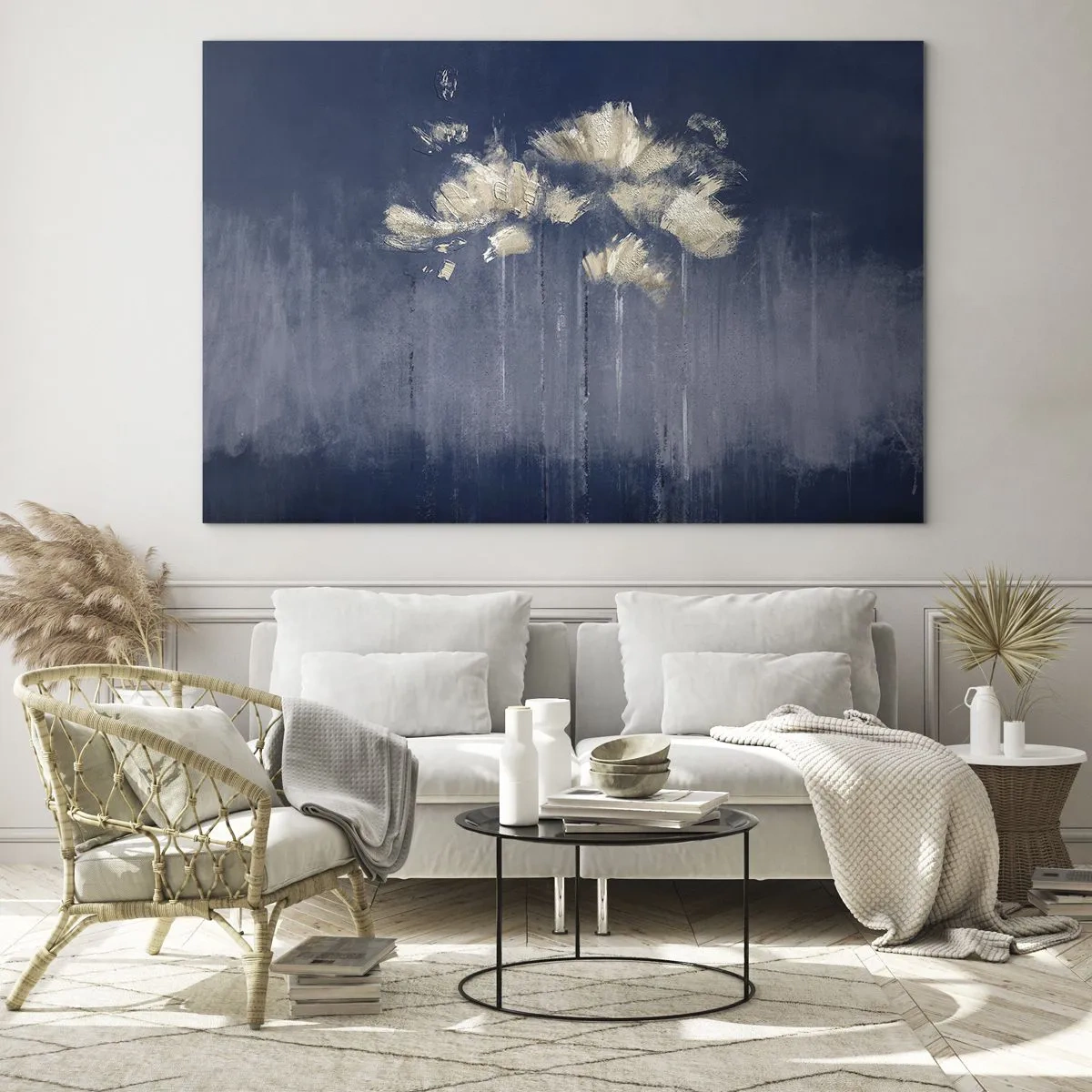 Billede på glas - Abstrakt blomsterarrangement af guld på en marineblå baggrund - 70x50cm - Som kronblade i vinden - Moderne vægdekoration til stue og soveværelse ARTTOR