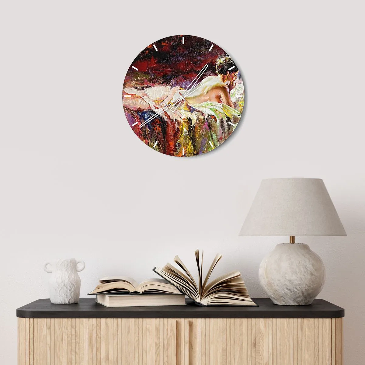 Vægur, Uret - En kunstnerisk repræsentation af en liggende figur mod en farverig abstrakt baggrund. - 30x30cm - Eftertænksom Venus - Moderne vægdekoration til stue, køkken og soveværelse ARTTOR