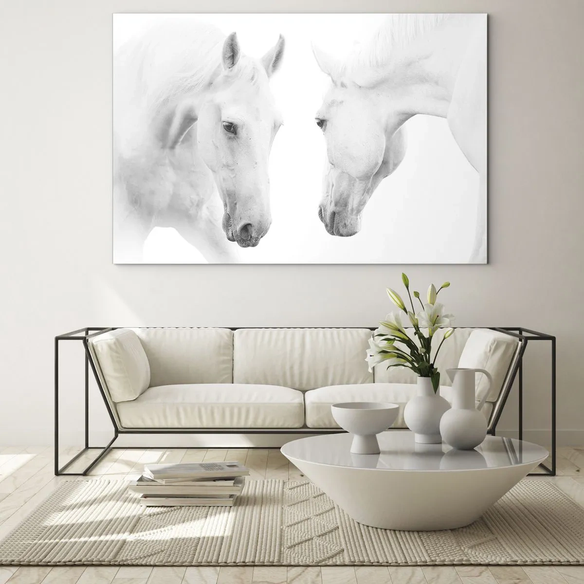 Billede på glas - To hvide heste står over for hinanden mod en lys baggrund - 70x50cm - Er dette venskab...? - Moderne vægdekoration til stue og soveværelse ARTTOR