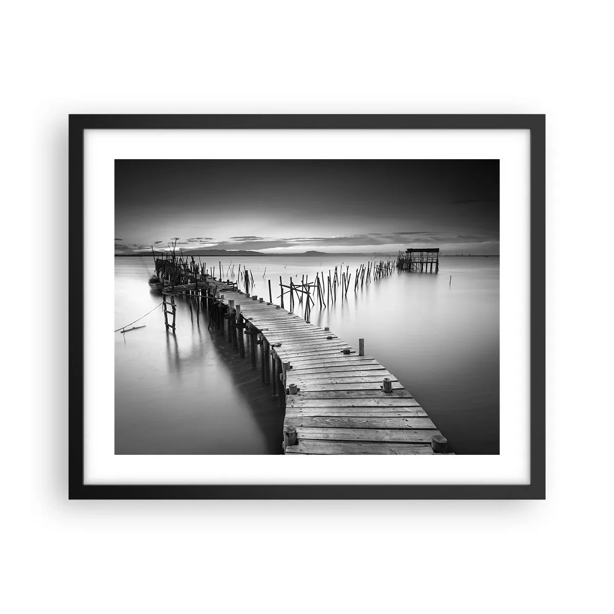 Plakat i sort ramme - Stilheden fra en glemt kyst - 50x40 cm