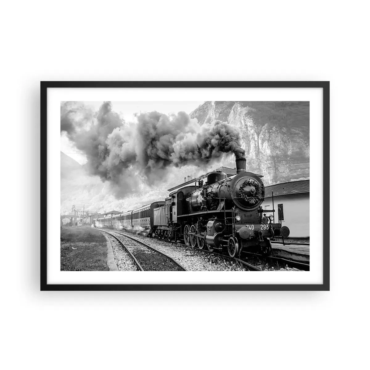 Plakat i sort ramme - Står på stationen... - 70x50 cm
