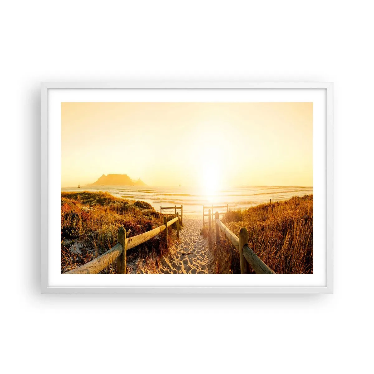 Plakat i hvid ramme - Over klitten, mod solen - 70x50 cm