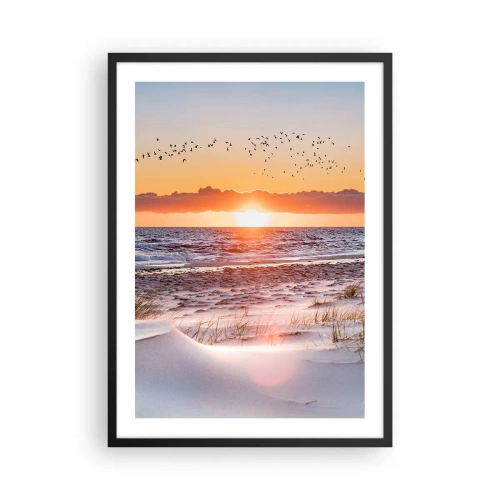 Plakat i sort ramme - Solnedgang over havet med fugle i horisonten og stranden - 50x70cm - Vandret landskab - Moderne vægdekoration til stue og soveværelse ARTTOR