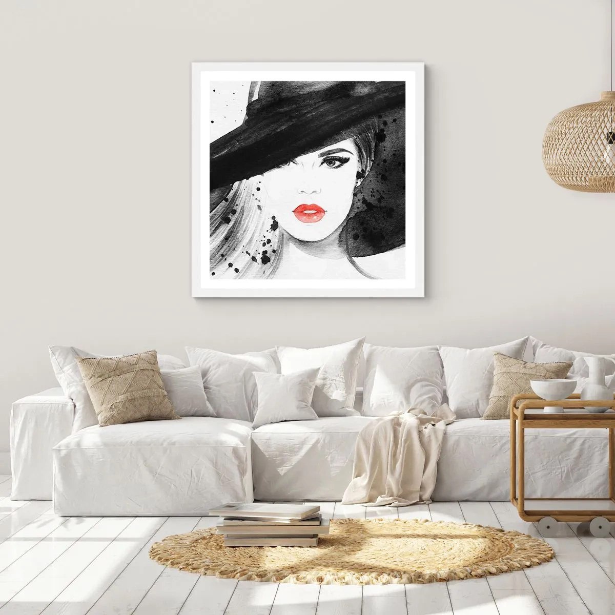 Plakat i hvid ramme - Dame i sort - 50x50 cm