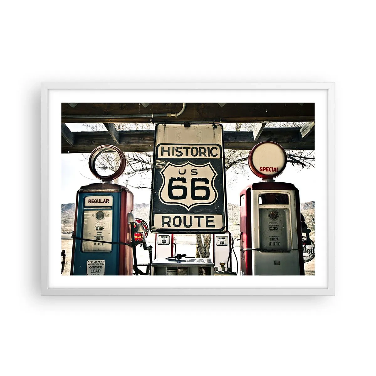 Plakat i hvid ramme - En retro-amerikansk rejse - 70x50 cm