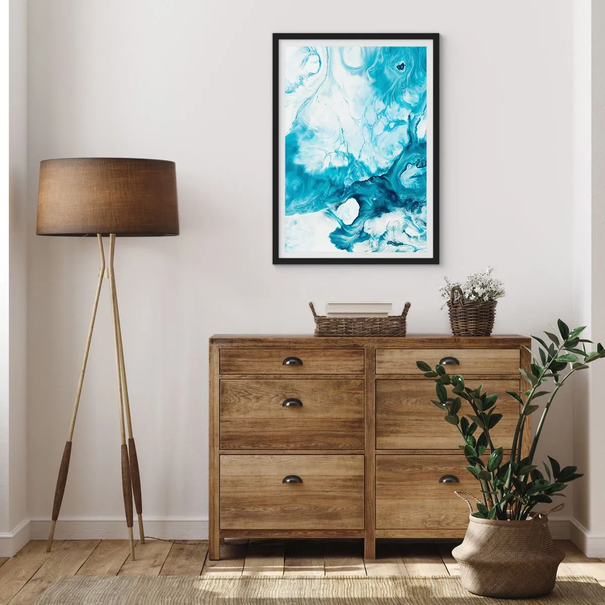 Plakat i sort ramme - Abstrakt komposition i nuancer af blå og hvid - 50x70cm - Blå koncert - Moderne vægdekoration til stue og soveværelse ARTTOR