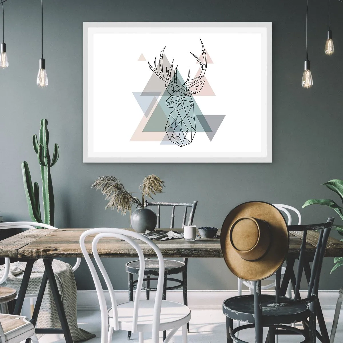 Plakat i hvid ramme - I en geometrisk skov - 100x70 cm