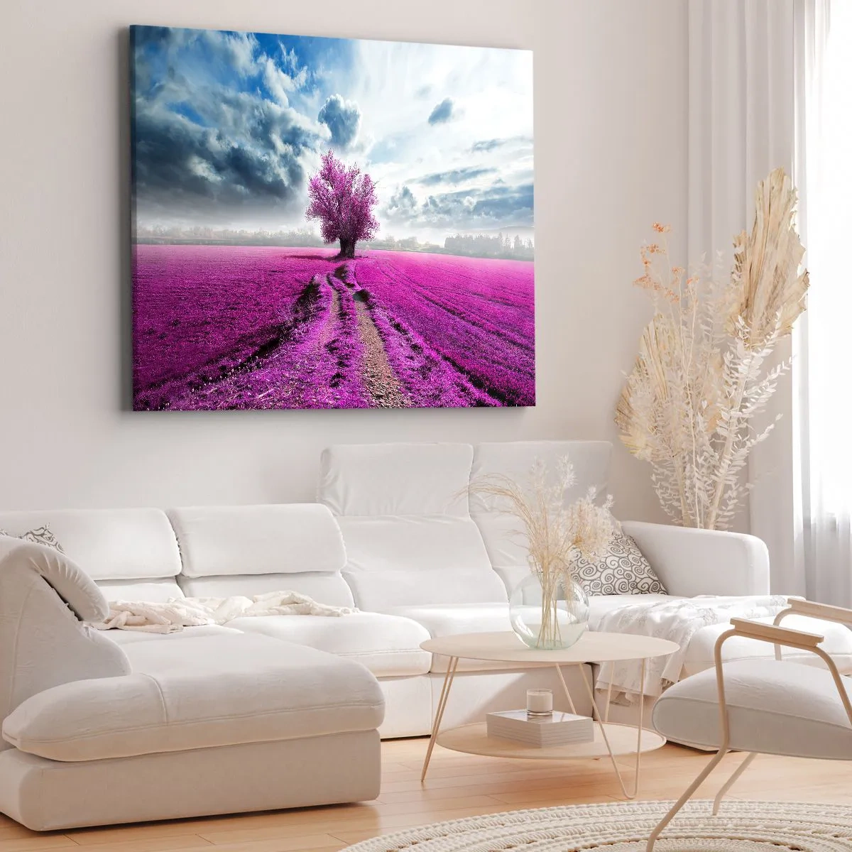 Lærredstryk - Billede på lærred - Et ensomt træ på en mark i en intens lyserød nuance - 70x50cm - Hedeslette - charmerende - Moderne vægdekoration til stue og soveværelse ARTTOR
