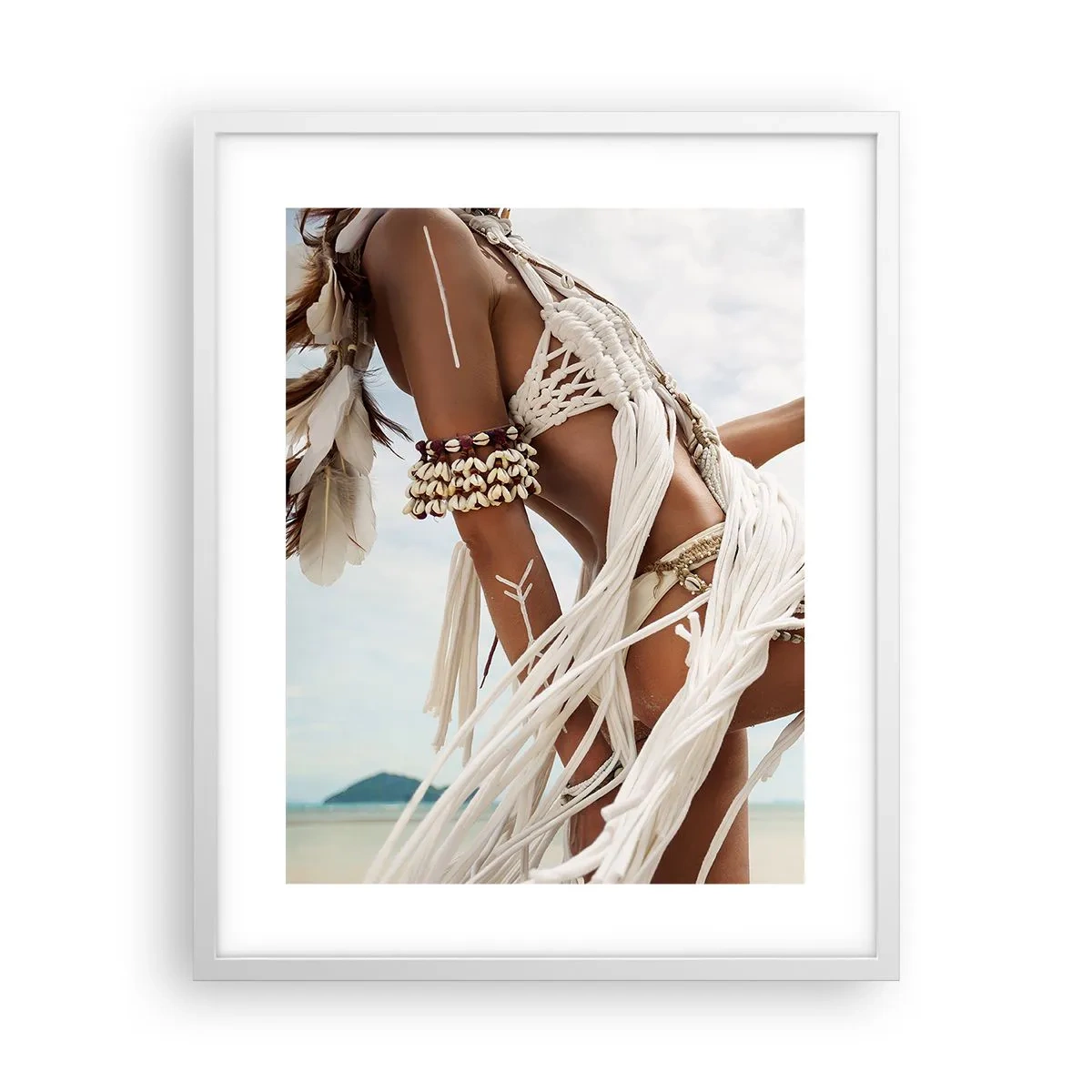 Plakat i hvid ramme - Præstinde af solen - 40x50 cm