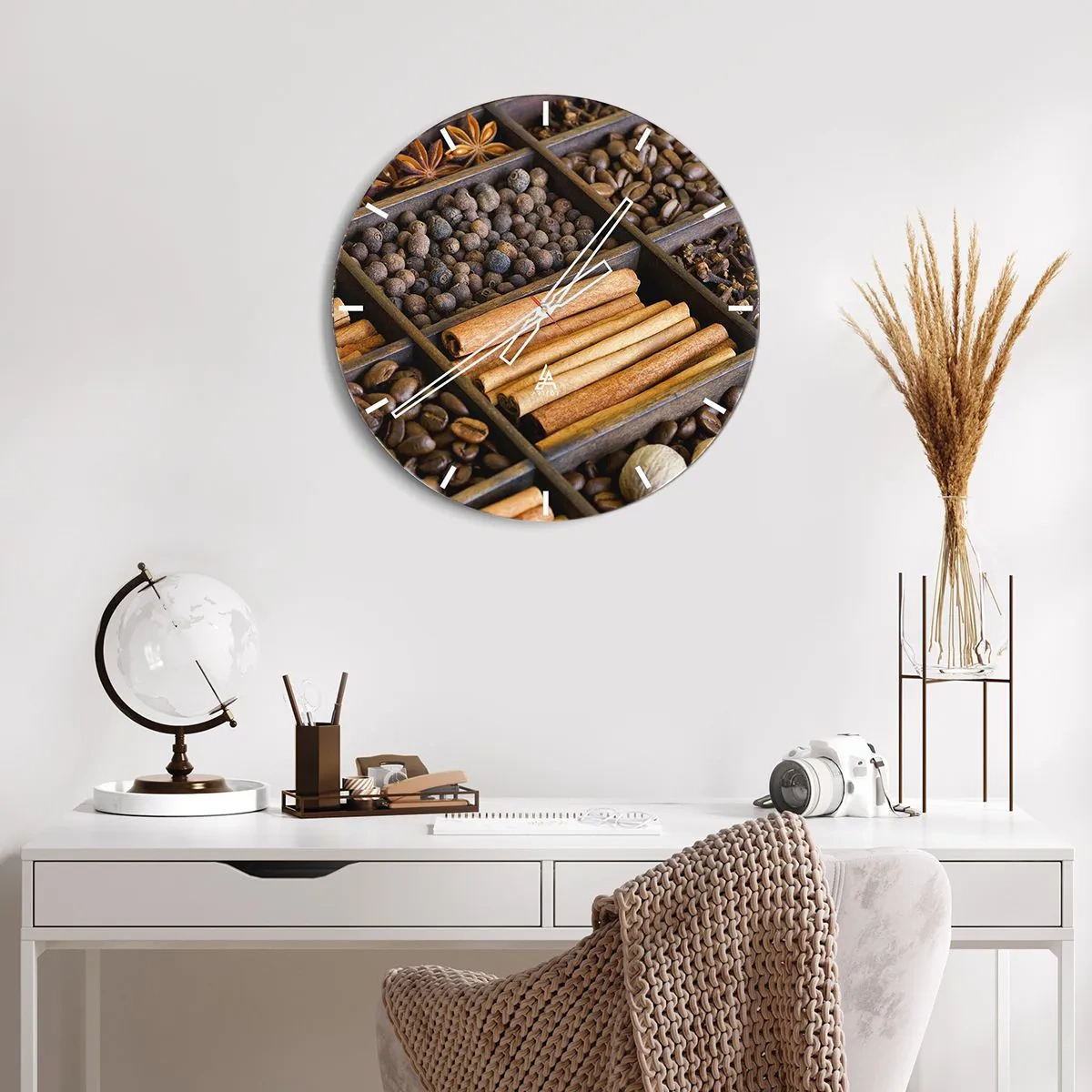 Vægur, Uret - Træskillevæg med forskellige krydderier og kaffe - 30x30cm - Et skatkammer af aromaer - Moderne vægdekoration til stue, køkken og soveværelse ARTTOR