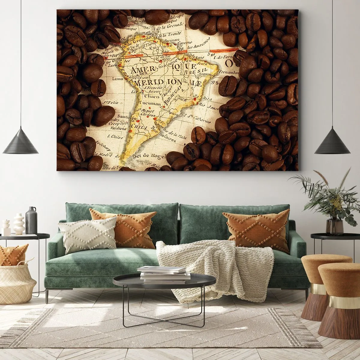Lærredstryk - Billede på lærred - Et kort over Sydamerika omgivet af kaffebønner. - 70x50cm - Hvor kommer den bedste kaffe fra? - Moderne vægdekoration til stue og soveværelse ARTTOR