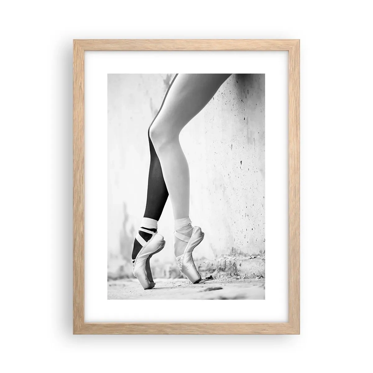 Plakat i ramme af lyst egetræ - Ballerina, voila! - 30x40 cm