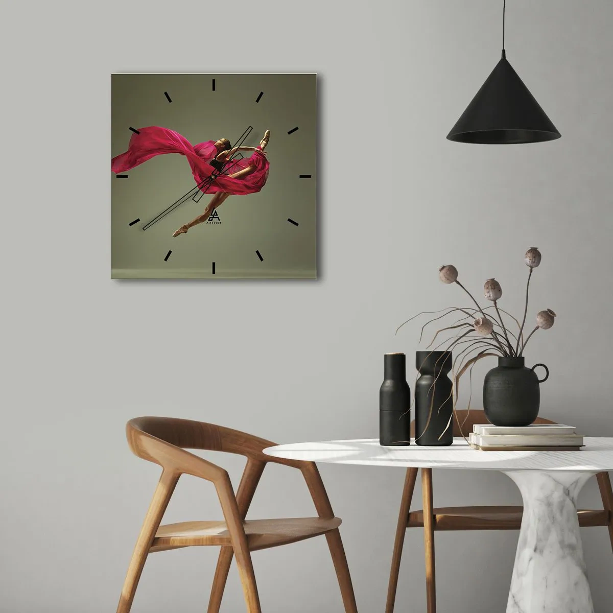 Vægur, Uret - Dansende flamme - 30x30 cm