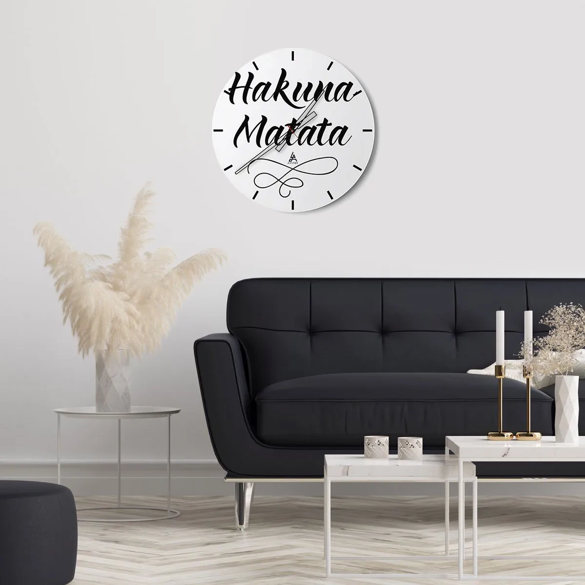 Vægur, Uret - Sort Hakuna Matata-skrift på en hvid baggrund - 30x30cm - Bedste råd - Moderne vægdekoration til stue, køkken og soveværelse ARTTOR
