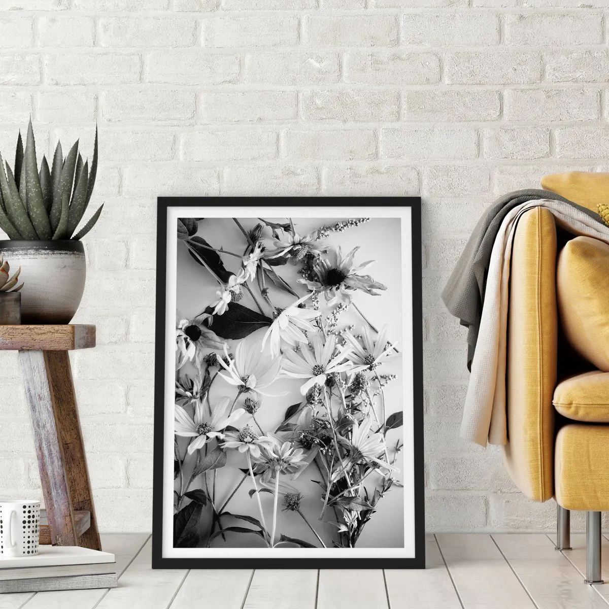 Plakat i sort ramme - Sorte og hvide blomster arrangeret i et kunstnerisk arrangement - 50x70cm - Blomster uden buket - Moderne vægdekoration til stue og soveværelse ARTTOR