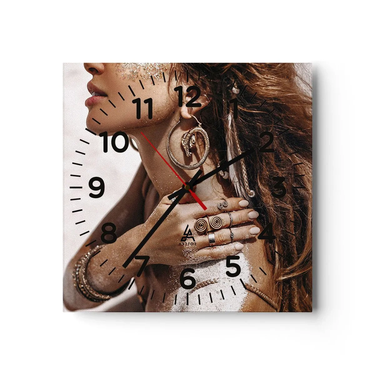 Vægur, Uret - Dronning af den vilde strand - 30x30 cm