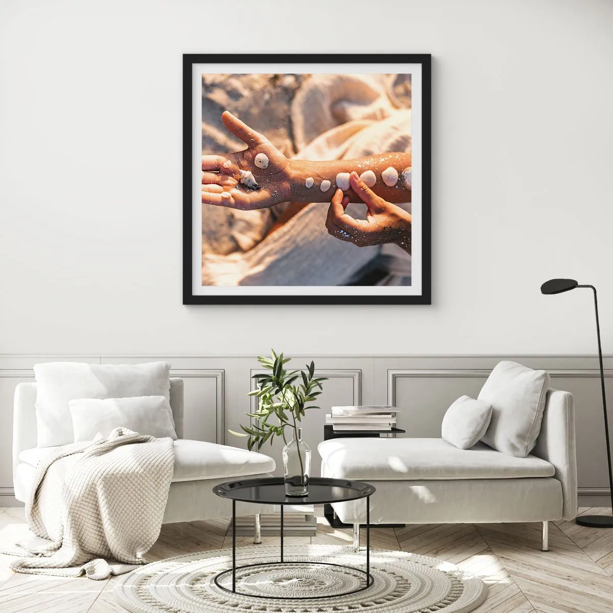 Plakat i sort ramme - Skønhed inden for rækkevidde - 30x30 cm