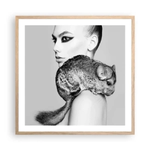 Plakat i ramme af lyst egetræ - Dame med en chinchilla - 60x60 cm