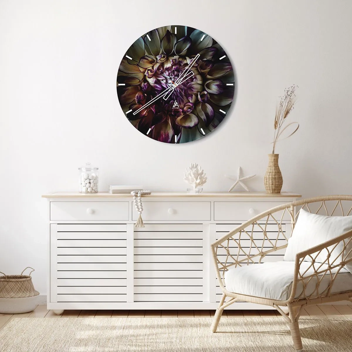 Vægur, Uret - Nærbillede af blomsterblade i mørke nuancer - 30x30cm - Ungdommens blomstring - Moderne vægdekoration til stue, køkken og soveværelse ARTTOR
