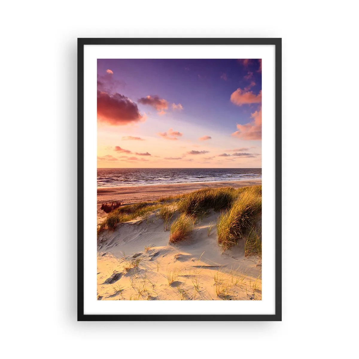 Plakat i sort ramme - Strand med klitter og den nedgående sol - 50x70cm - Luften dufter allerede af sommer - Moderne vægdekoration til stue og soveværelse ARTTOR