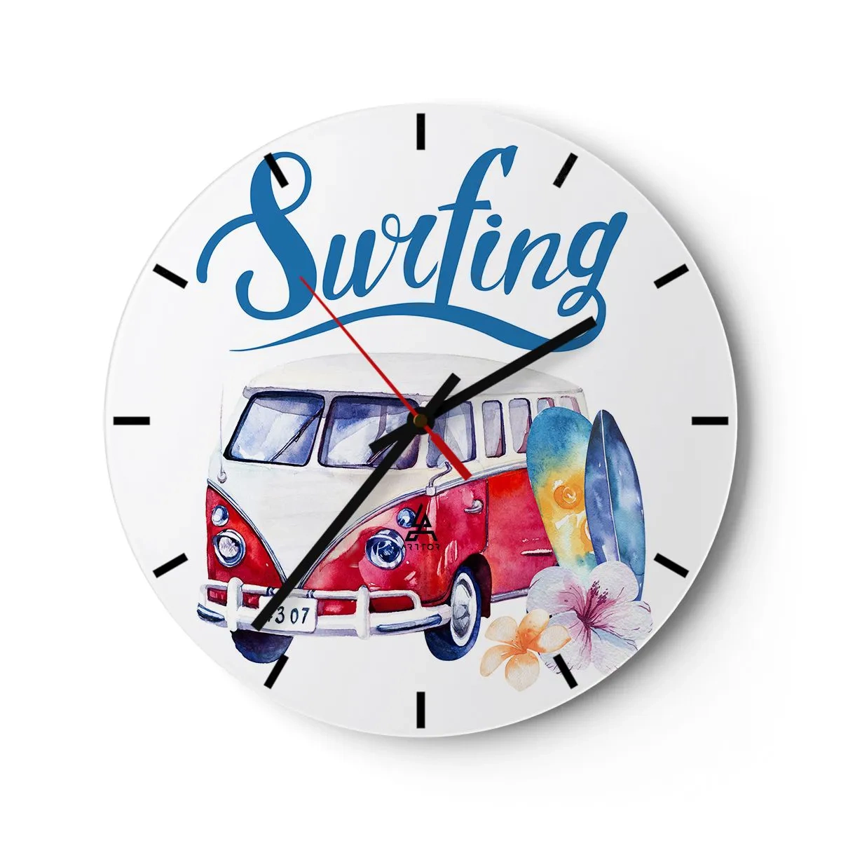 Vægur, Uret - Surfbusmotiv med brædder og blomster på en hvid baggrund - 30x30cm - Agurk - en klassiker for surferen - Moderne vægdekoration til stue, køkken og soveværelse ARTTOR