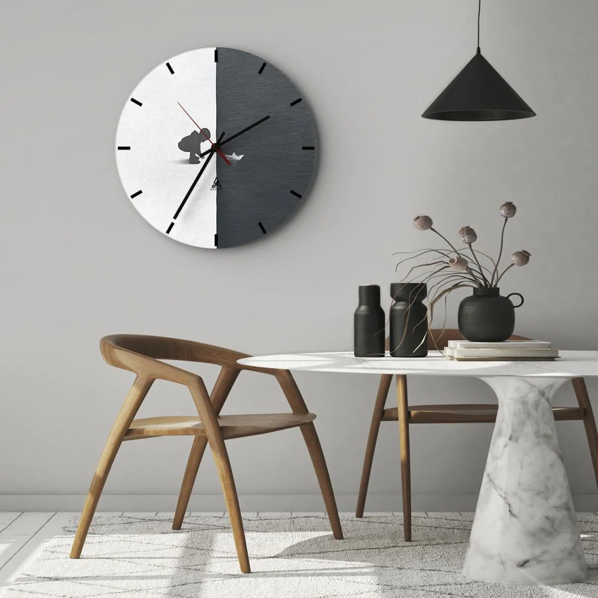 Vægur, Uret - Silhuet af et barn med en papirbåd mod en kontrasterende baggrund - 30x30cm - Stor ekspedition - Moderne vægdekoration til stue, køkken og soveværelse ARTTOR