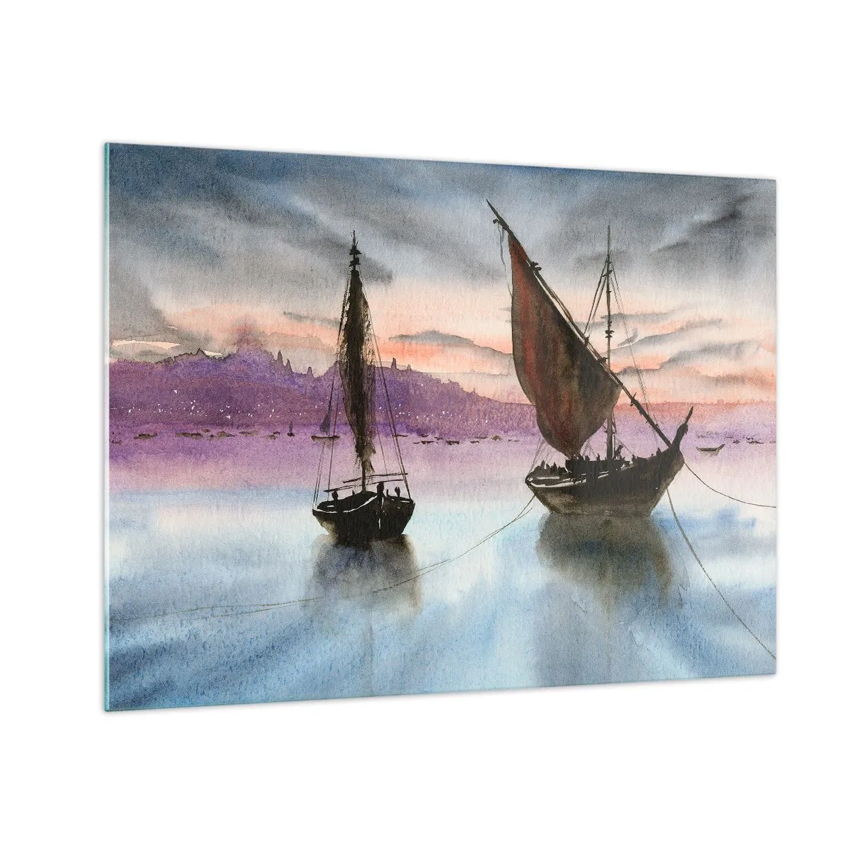 Billede på glas - To sejlbåde på roligt vand ved solnedgang - 70x50cm - Aften i havnen - Moderne vægdekoration til stue og soveværelse ARTTOR