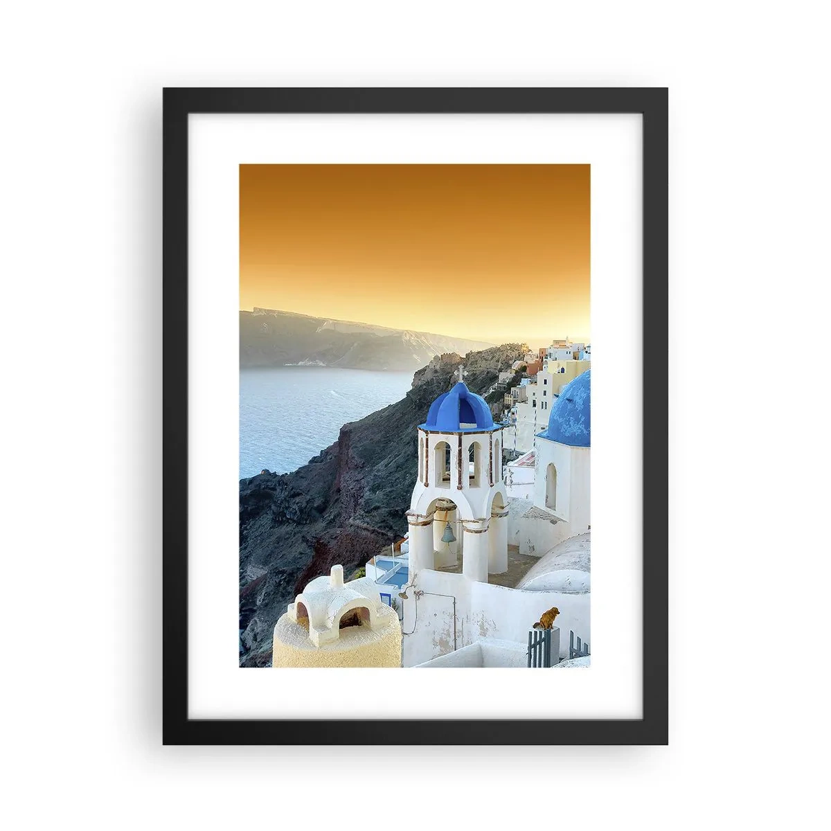 Plakat i sort ramme - Santorini - omfavnet af klipperne - 30x40 cm
