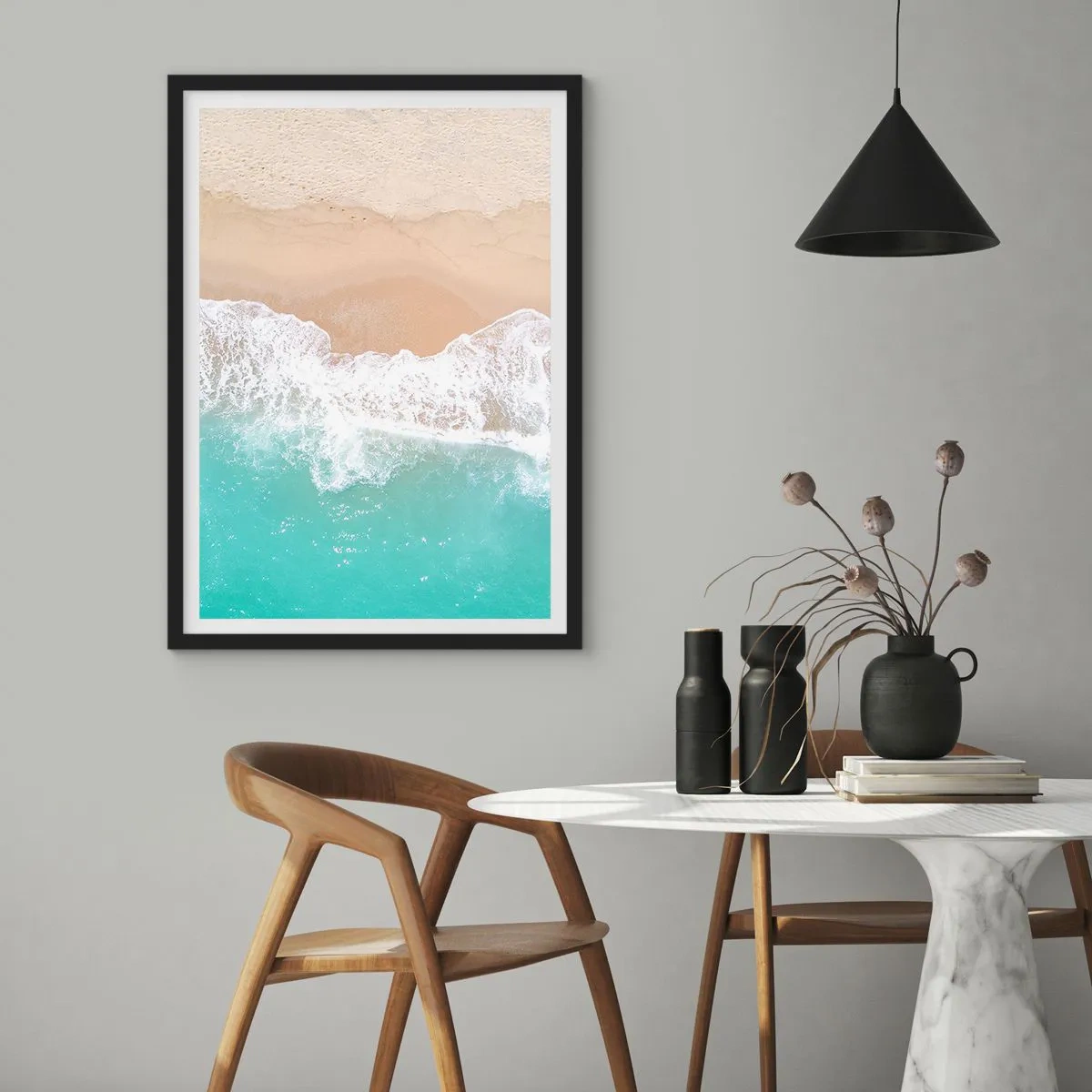 Plakat i sort ramme - Kærlig berøring - 40x50 cm