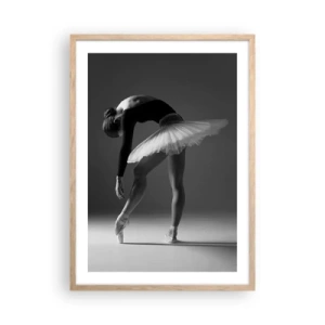 Plakat i ramme af lyst egetræ - Bella balerina - 50x70 cm